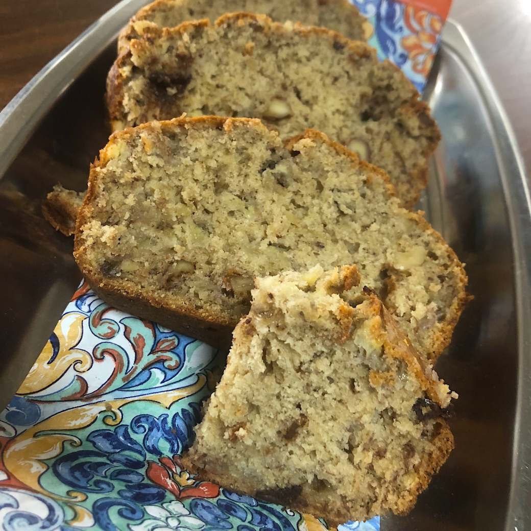 Super Easy Banana Bread with Chocolate and Walnuts